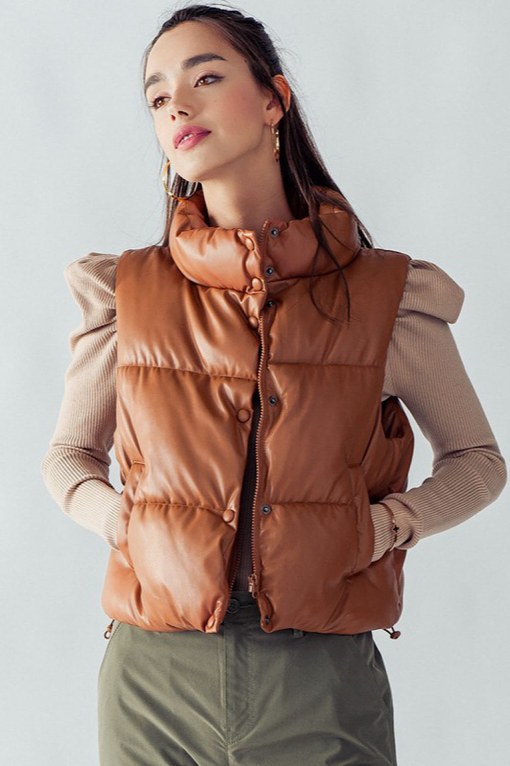 FAUX LEATHER RELAXED PUFFER VEST IN CAMEL